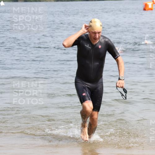21.06.2025 - 27. Vierlanden-Triathlon Lena Gebhardt http://msf.ph/oto/8033536 15.06.2025 11:18:05 Schwimmen 834 meine-sportfotos.de