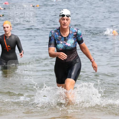 21.06.2025 - 27. Vierlanden-Triathlon Lena Gebhardt http://msf.ph/oto/8033583 15.06.2025 11:18:13 Schwimmen 834, 908, 933 meine-sportfotos.de