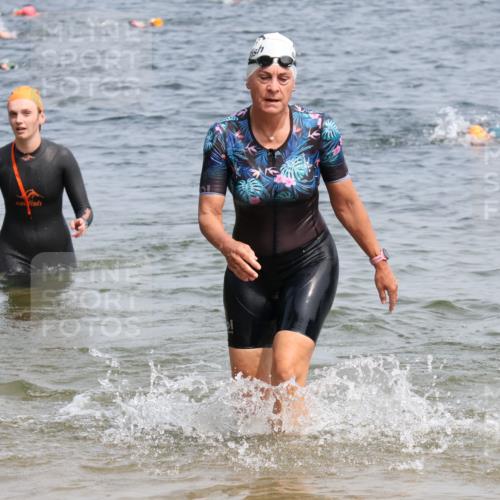 21.06.2025 - 27. Vierlanden-Triathlon Lena Gebhardt http://msf.ph/oto/8033588 15.06.2025 11:18:13 Schwimmen 834, 908, 933 meine-sportfotos.de