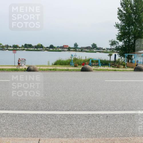 21.06.2025 - 27. Vierlanden-Triathlon H.Heesch http://msf.ph/oto/8033599 15.06.2025 11:40:54 Radfahren 162, 200, 722 meine-sportfotos.de