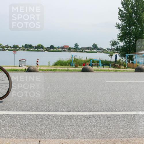 21.06.2025 - 27. Vierlanden-Triathlon H.Heesch http://msf.ph/oto/8033625 15.06.2025 11:40:55 Radfahren 200, 722 meine-sportfotos.de