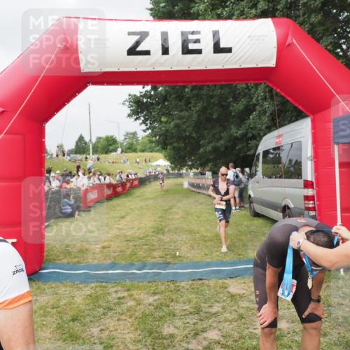 21.06.2025 - 27. Vierlanden-Triathlon MichiJ http://msf.ph/oto/8033683 15.06.2026 12:56:10 Ziel 6, 730, 1002 meine-sportfotos.de