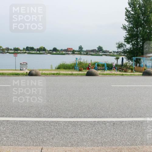21.06.2025 - 27. Vierlanden-Triathlon H.Heesch http://msf.ph/oto/8033766 15.06.2025 11:40:59 Radfahren 649, 722 meine-sportfotos.de
