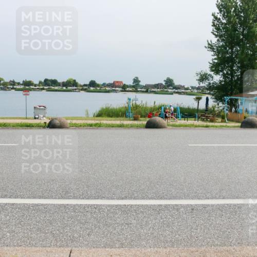 21.06.2025 - 27. Vierlanden-Triathlon H.Heesch http://msf.ph/oto/8033793 15.06.2025 11:40:59 Radfahren 649, 722 meine-sportfotos.de