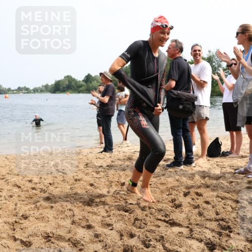 21.06.2025 - 27. Vierlanden-Triathlon Lena Gebhardt http://msf.ph/oto/8033817 15.06.2025 11:18:30 Schwimmen 909, 912, 925, 933, 970 meine-sportfotos.de