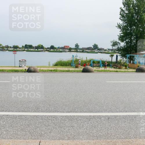 21.06.2025 - 27. Vierlanden-Triathlon H.Heesch http://msf.ph/oto/8033820 15.06.2025 11:41:01 Radfahren 649 meine-sportfotos.de
