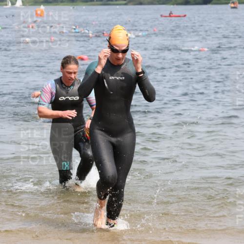 21.06.2025 - 27. Vierlanden-Triathlon Lena Gebhardt http://msf.ph/oto/8033822 15.06.2025 11:18:34 Schwimmen 909, 912, 925, 939, 970 meine-sportfotos.de
