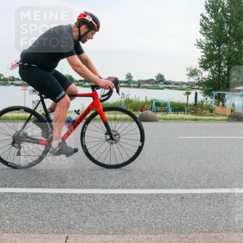 15.06.2025 - 27. Vierlanden-Triathlon H.Heesch http://msf.ph/oto/8033849 15.06.2025 10:41:55 Radfahren 34, 121, 134, 151, 213, 250, 293 meine-sportfotos.de