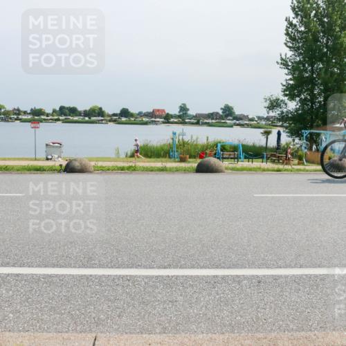 21.06.2025 - 27. Vierlanden-Triathlon H.Heesch http://msf.ph/oto/8033876 15.06.2025 11:41:02 Radfahren 649, 883 meine-sportfotos.de