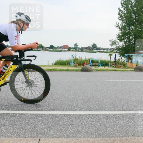 15.06.2025 - 27. Vierlanden-Triathlon H.Heesch http://msf.ph/oto/8033887 15.06.2025 10:41:57 Radfahren 34, 121, 151, 213, 250, 293 meine-sportfotos.de
