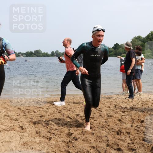 21.06.2025 - 27. Vierlanden-Triathlon Lena Gebhardt http://msf.ph/oto/8033895 15.06.2025 11:18:40 Schwimmen 885, 909, 912, 916, 925, 939 meine-sportfotos.de