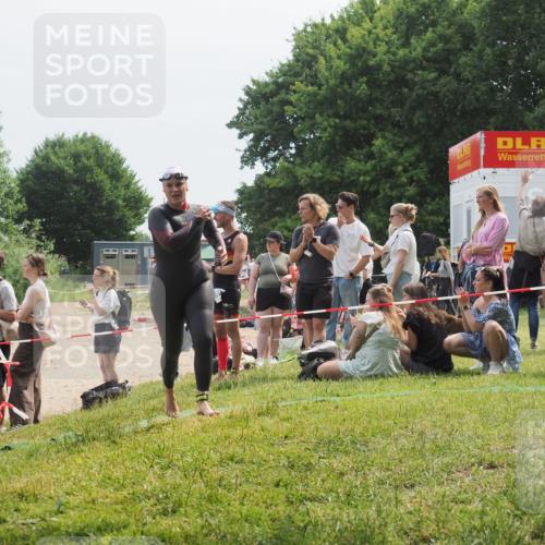 21.06.2025 - 27. Vierlanden-Triathlon KatJ http://msf.ph/oto/8033896 15.06.2025 11:17:10 Schwimmen 944, 945, 978, 979 meine-sportfotos.de