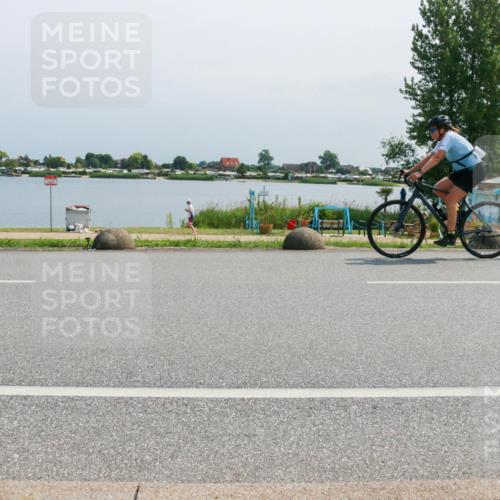21.06.2025 - 27. Vierlanden-Triathlon H.Heesch http://msf.ph/oto/8033897 15.06.2025 11:41:02 Radfahren 649, 883 meine-sportfotos.de
