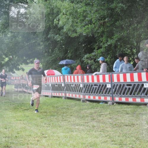 21.06.2025 - 27. Vierlanden-Triathlon KatJ http://msf.ph/oto/8033900 15.06.2025 13:47:06 Ziel 84, 214 meine-sportfotos.de