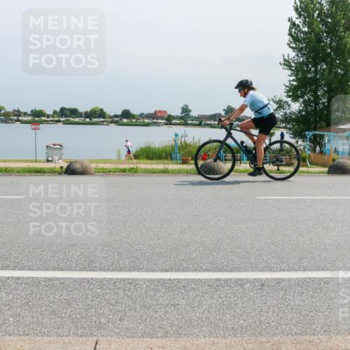 21.06.2025 - 27. Vierlanden-Triathlon H.Heesch http://msf.ph/oto/8033901 15.06.2025 11:41:02 Radfahren 649, 883 meine-sportfotos.de