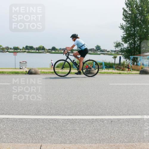 21.06.2025 - 27. Vierlanden-Triathlon H.Heesch http://msf.ph/oto/8033905 15.06.2025 11:41:03 Radfahren 649, 883 meine-sportfotos.de