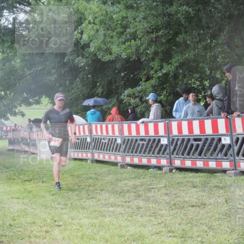 21.06.2025 - 27. Vierlanden-Triathlon KatJ http://msf.ph/oto/8033912 15.06.2025 13:47:06 Ziel 84, 214 meine-sportfotos.de