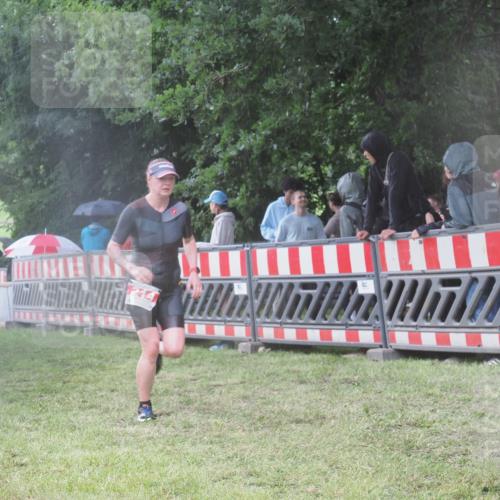 21.06.2025 - 27. Vierlanden-Triathlon KatJ http://msf.ph/oto/8033930 15.06.2025 13:47:07 Ziel 84, 214 meine-sportfotos.de