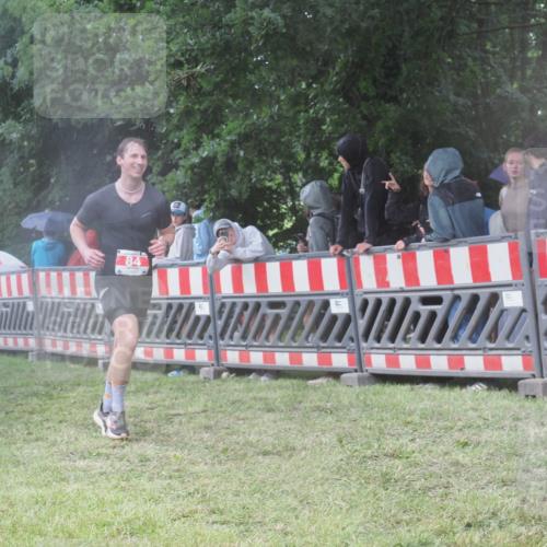 21.06.2025 - 27. Vierlanden-Triathlon KatJ http://msf.ph/oto/8033969 15.06.2025 13:47:12 Ziel 84, 1147 meine-sportfotos.de