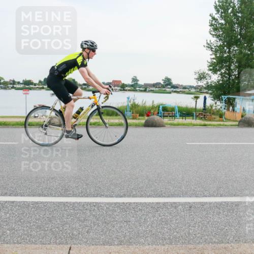 15.06.2025 - 27. Vierlanden-Triathlon H.Heesch http://msf.ph/oto/8033970 15.06.2025 10:41:57 Radfahren 34, 121, 151, 213, 250, 293 meine-sportfotos.de
