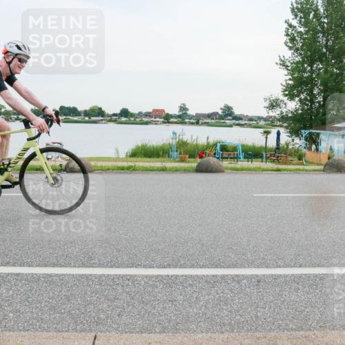 15.06.2025 - 27. Vierlanden-Triathlon H.Heesch http://msf.ph/oto/8033973 15.06.2025 10:42:13 Radfahren 827 meine-sportfotos.de