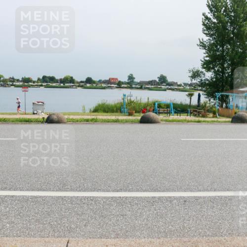 21.06.2025 - 27. Vierlanden-Triathlon H.Heesch http://msf.ph/oto/8034017 15.06.2025 11:41:05 Radfahren 649, 715, 883 meine-sportfotos.de