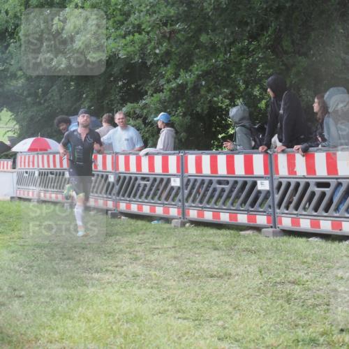 21.06.2025 - 27. Vierlanden-Triathlon KatJ http://msf.ph/oto/8034019 15.06.2025 13:47:19 Ziel 1124, 1147 meine-sportfotos.de