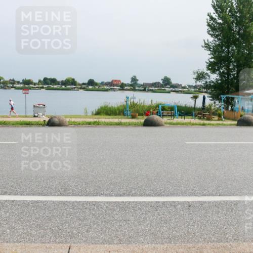 21.06.2025 - 27. Vierlanden-Triathlon H.Heesch http://msf.ph/oto/8034025 15.06.2025 11:41:06 Radfahren 649, 715, 867, 883 meine-sportfotos.de