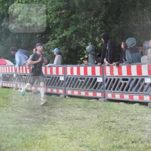 21.06.2025 - 27. Vierlanden-Triathlon KatJ http://msf.ph/oto/8034029 15.06.2025 13:47:19 Ziel 1124, 1147 meine-sportfotos.de