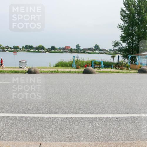 21.06.2025 - 27. Vierlanden-Triathlon H.Heesch http://msf.ph/oto/8034035 15.06.2025 11:41:06 Radfahren 649, 715, 867, 883 meine-sportfotos.de