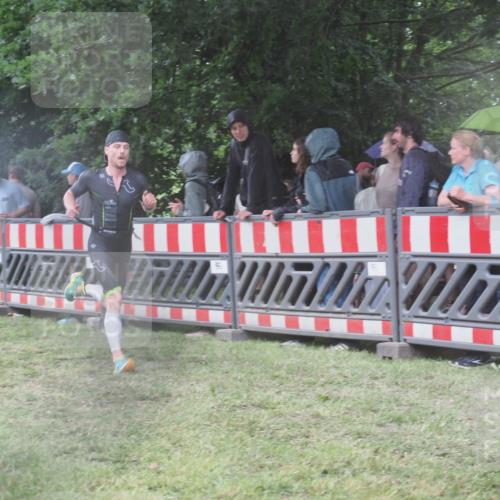 21.06.2025 - 27. Vierlanden-Triathlon KatJ http://msf.ph/oto/8034037 15.06.2025 13:47:19 Ziel 1124, 1147 meine-sportfotos.de