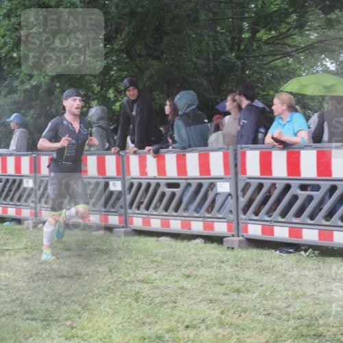 21.06.2025 - 27. Vierlanden-Triathlon KatJ http://msf.ph/oto/8034042 15.06.2025 13:47:19 Ziel 1124, 1147 meine-sportfotos.de