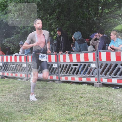 21.06.2025 - 27. Vierlanden-Triathlon KatJ http://msf.ph/oto/8034107 15.06.2025 13:47:29 Ziel 1118, 1124, 1145 meine-sportfotos.de