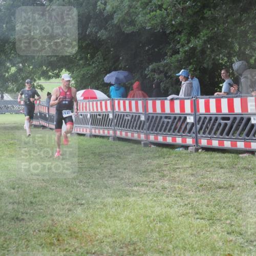 21.06.2025 - 27. Vierlanden-Triathlon KatJ http://msf.ph/oto/8034128 15.06.2025 13:47:32 Ziel 1118, 1145 meine-sportfotos.de