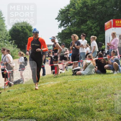 21.06.2025 - 27. Vierlanden-Triathlon KatJ http://msf.ph/oto/8034130 15.06.2025 11:17:26 Schwimmen 911, 944 meine-sportfotos.de