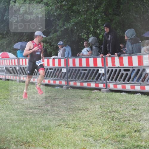 21.06.2025 - 27. Vierlanden-Triathlon KatJ http://msf.ph/oto/8034141 15.06.2025 13:47:33 Ziel 1118, 1145 meine-sportfotos.de