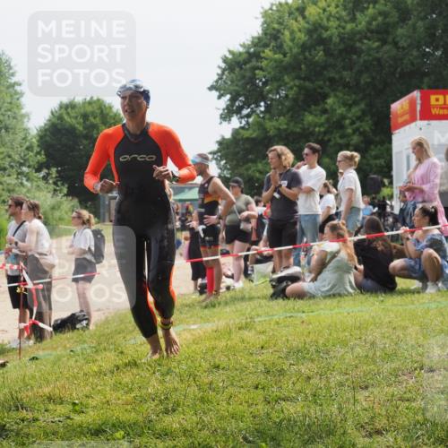 21.06.2025 - 27. Vierlanden-Triathlon KatJ http://msf.ph/oto/8034164 15.06.2025 11:17:27 Schwimmen 911 meine-sportfotos.de