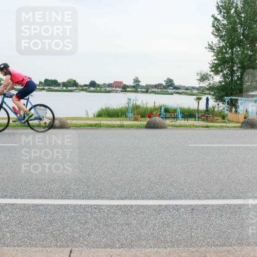 15.06.2025 - 27. Vierlanden-Triathlon H.Heesch http://msf.ph/oto/8034181 15.06.2025 10:42:29 Radfahren 251 meine-sportfotos.de