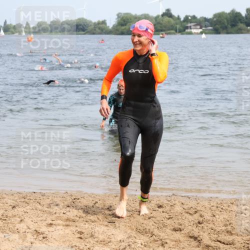 21.06.2025 - 27. Vierlanden-Triathlon Lena Gebhardt http://msf.ph/oto/8034198 15.06.2025 11:19:17 Schwimmen 876, 878, 901, 923 meine-sportfotos.de