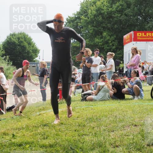 21.06.2025 - 27. Vierlanden-Triathlon KatJ http://msf.ph/oto/8034226 15.06.2025 11:17:40 Schwimmen 849, 973 meine-sportfotos.de