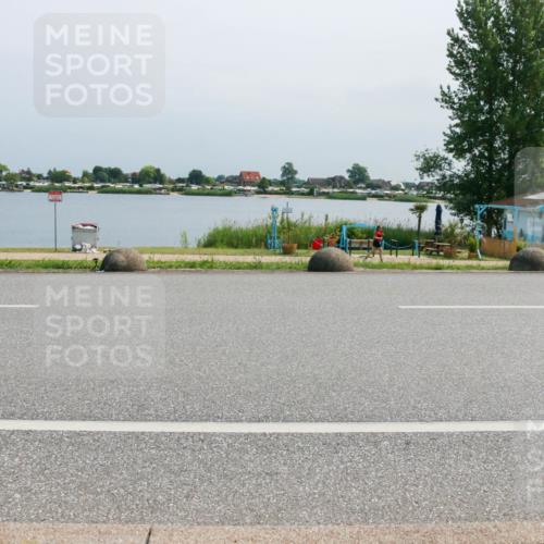 21.06.2025 - 27. Vierlanden-Triathlon H.Heesch http://msf.ph/oto/8034241 15.06.2025 11:41:12 Radfahren 715, 778, 867, 884 meine-sportfotos.de