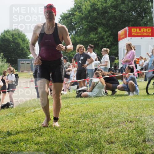 21.06.2025 - 27. Vierlanden-Triathlon KatJ http://msf.ph/oto/8034288 15.06.2025 11:17:43 Schwimmen 849, 973 meine-sportfotos.de
