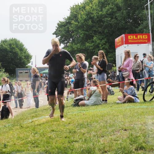 21.06.2025 - 27. Vierlanden-Triathlon KatJ http://msf.ph/oto/8034297 15.06.2025 11:18:12 Schwimmen 834 meine-sportfotos.de