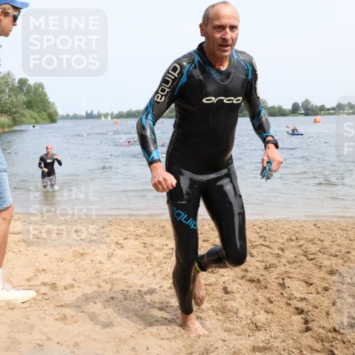 21.06.2025 - 27. Vierlanden-Triathlon Lena Gebhardt http://msf.ph/oto/8034298 15.06.2025 11:19:28 Schwimmen 875, 878, 895, 901, 923 meine-sportfotos.de