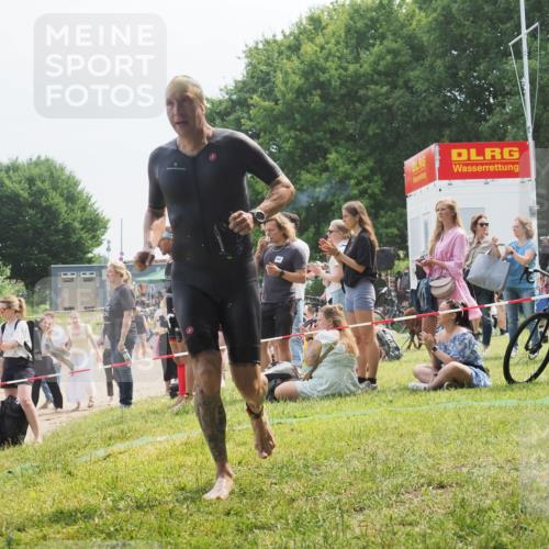 21.06.2025 - 27. Vierlanden-Triathlon KatJ http://msf.ph/oto/8034326 15.06.2025 11:18:13 Schwimmen 834 meine-sportfotos.de