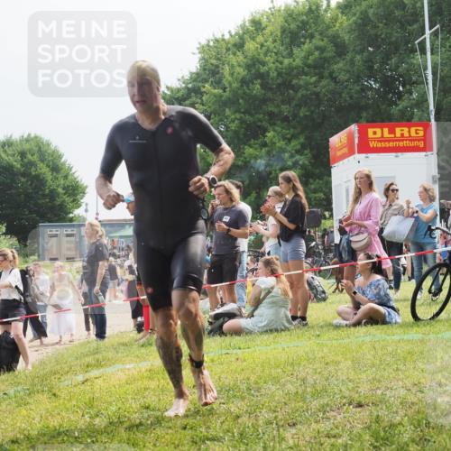 21.06.2025 - 27. Vierlanden-Triathlon KatJ http://msf.ph/oto/8034332 15.06.2025 11:18:13 Schwimmen 834 meine-sportfotos.de