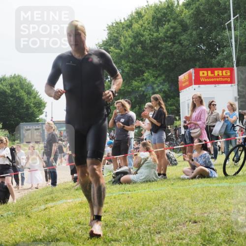 21.06.2025 - 27. Vierlanden-Triathlon KatJ http://msf.ph/oto/8034337 15.06.2025 11:18:14 Schwimmen 834 meine-sportfotos.de