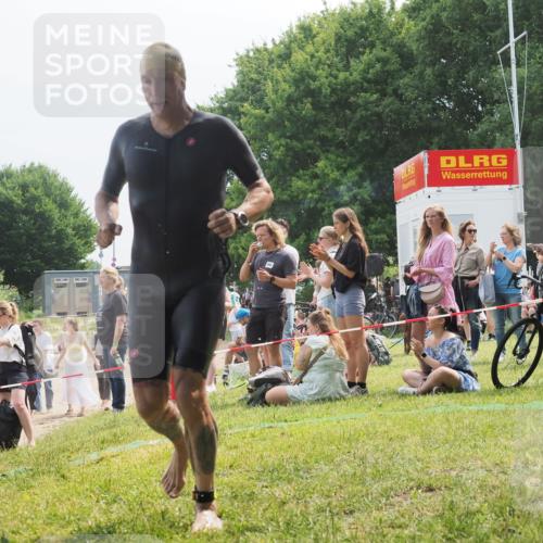 21.06.2025 - 27. Vierlanden-Triathlon KatJ http://msf.ph/oto/8034343 15.06.2025 11:18:14 Schwimmen 834 meine-sportfotos.de