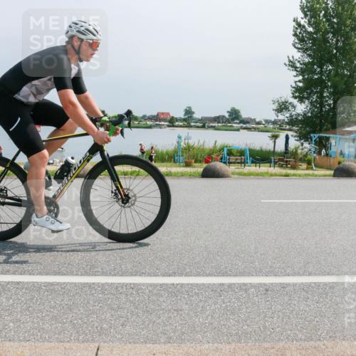 21.06.2025 - 27. Vierlanden-Triathlon H.Heesch http://msf.ph/oto/8034387 15.06.2025 11:41:50 Radfahren 701 meine-sportfotos.de