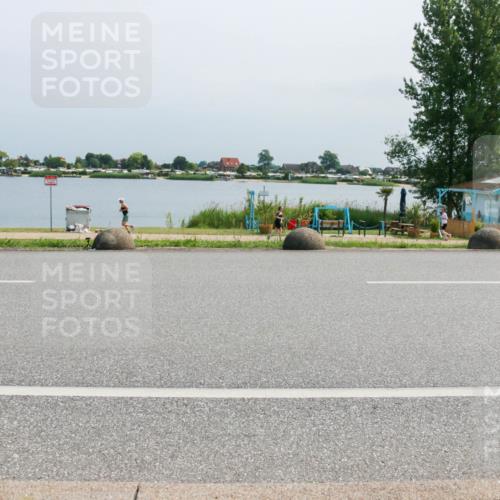 21.06.2025 - 27. Vierlanden-Triathlon H.Heesch http://msf.ph/oto/8034391 15.06.2025 11:41:51 Radfahren 701 meine-sportfotos.de